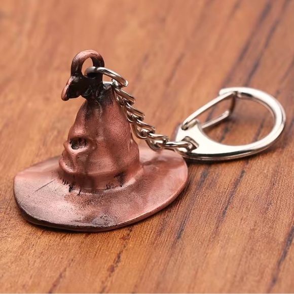 Harry Potter Sorting Hat Keychain - Picture 4 of 8